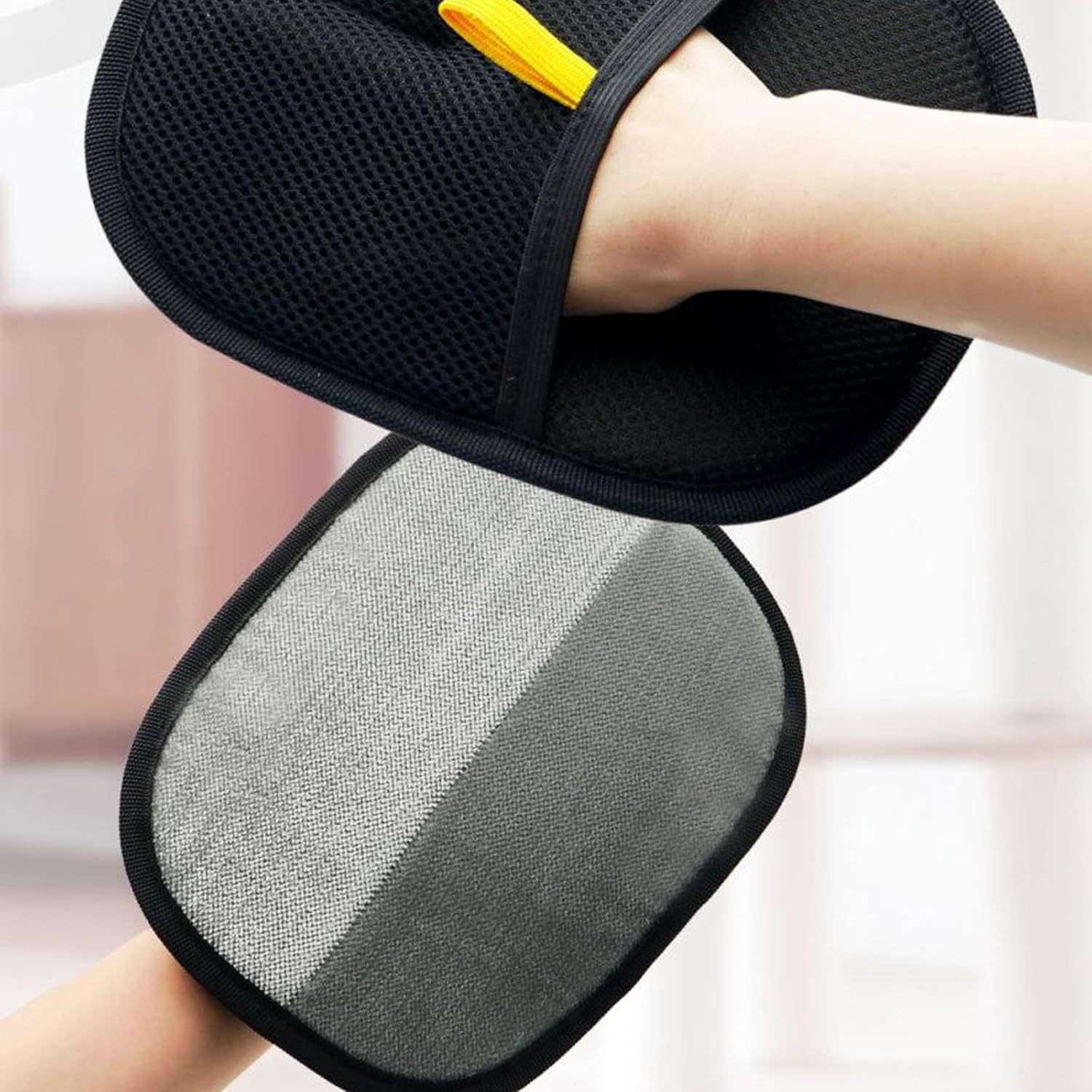 Pet Hair Removal Gloves – Electrostatic Brush for Cats & Dogs